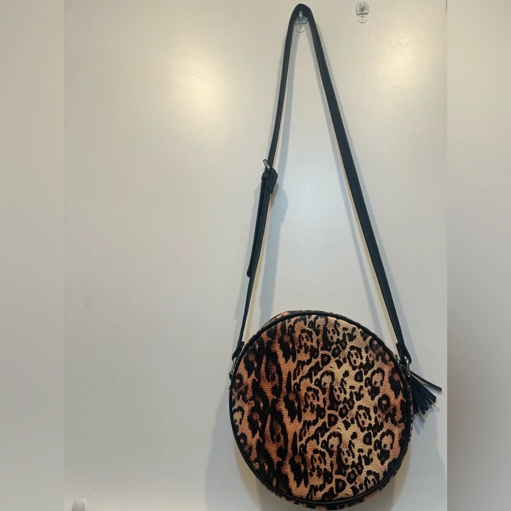 Animal print cros body DSW Mix No. 6 Elegant Black Accessory